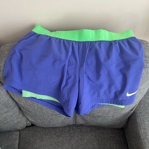 Women like shorts medium